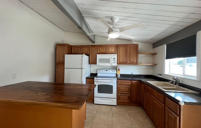 For Rent - 68-190 Au St. #B Waialua, HI 96791