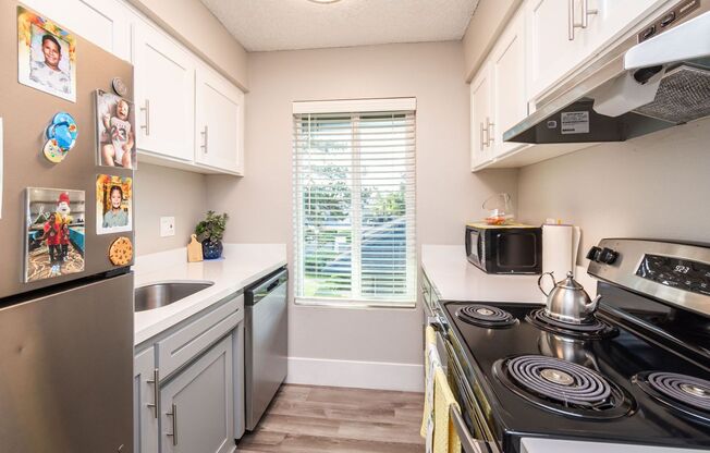 1 bed, 1 bath, 592 sqft, $1,570