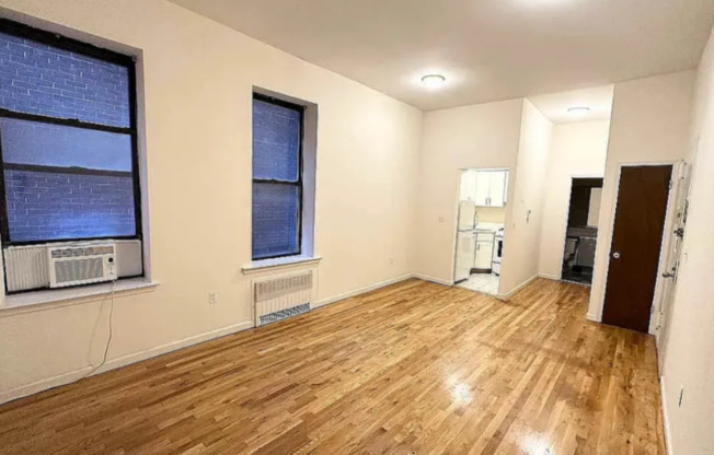 80th St, Amsterdam Ave