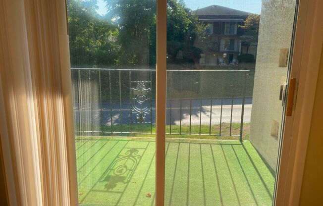 2 beds, 1 bath, $1,625, Unit C04