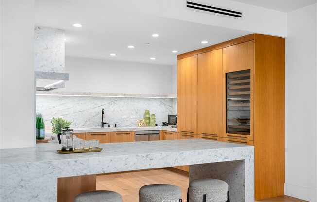 2 beds, 3 baths, 2,230 sqft, $11,000, Unit 14F