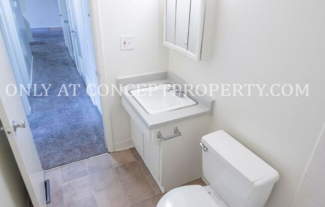 2 beds, 1 bath, 790 sqft, $1,299, Unit 02