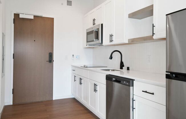 Studio, 1 bath, 447 sqft, $1,275, Unit 515