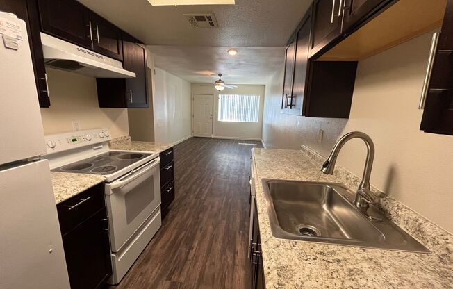 2 beds, 1 bath, 950 sqft, $1,225, Unit 109