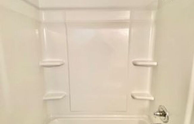 2 beds, 1 bath, 850 sqft, $1,345, Unit 810