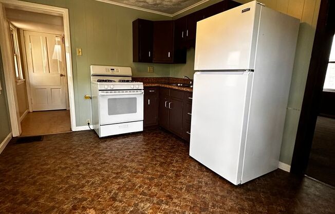 2 beds, 1 bath, $1,000