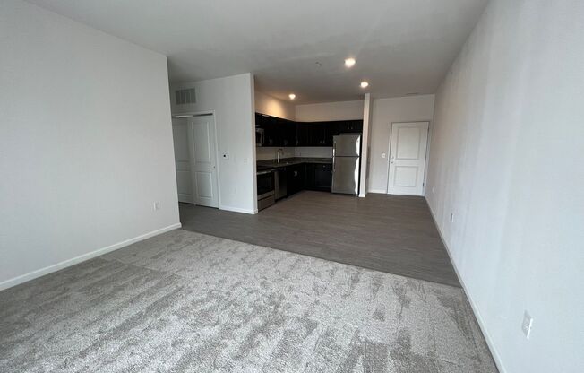 2 beds, 1 bath, 936 sqft, $1,299, Unit 332