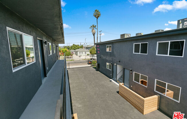 2922 Hauser Blvd 1