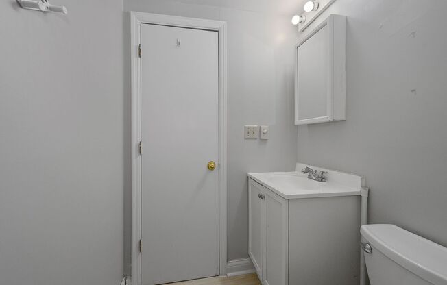 Studio, 1 bath, $895, Unit 2431O 1