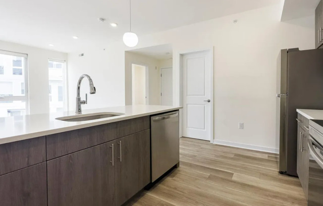 2 beds, 2 baths, 900 sqft, $1,795, Unit Unit 1661 D