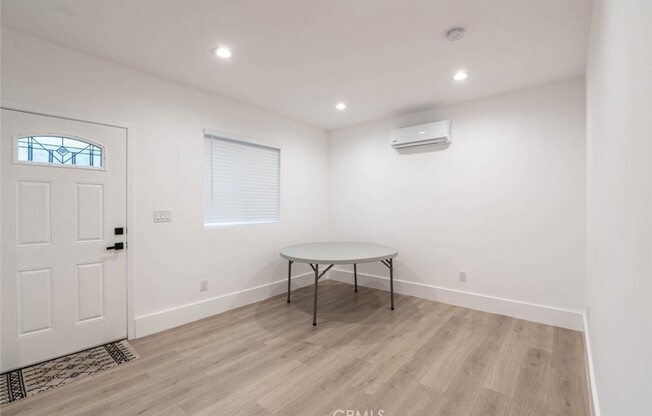 1 bed, 1 bath, 450 sqft, $1,950