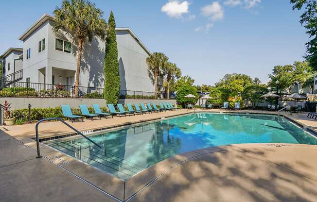 laurel at altamonte resort-style pool