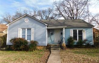 Cute 2-bedroom, 1 bath duplex near downtown.