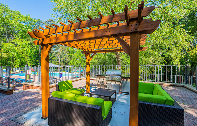 Patio Seating at Woodmere Trace in Duluth, GA