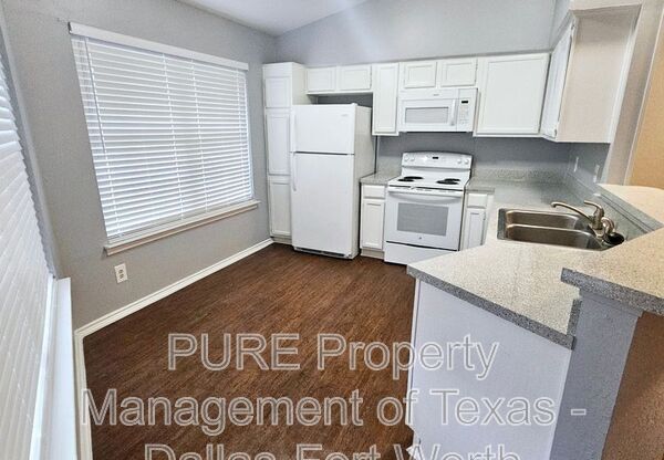 806 203 CASTLEGLEN DR
