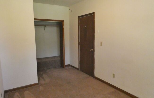 4 beds, 2 baths, $2,000, Unit Apt A