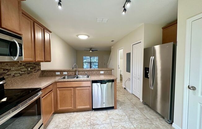 2 beds, 2.5 baths, $1,750