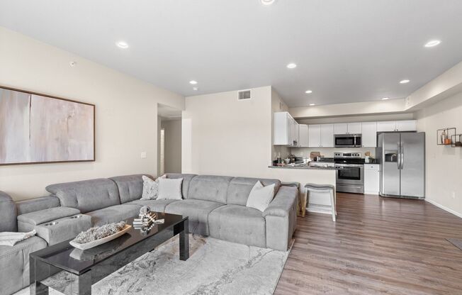 Easy Living with Modern Touches in a Prime Location!!