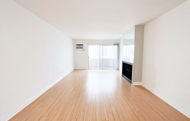 1 bed, 1 bath, 710 sqft, $2,595, Unit 104