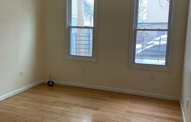 4 beds, 1 bath, $2,150, Unit #1