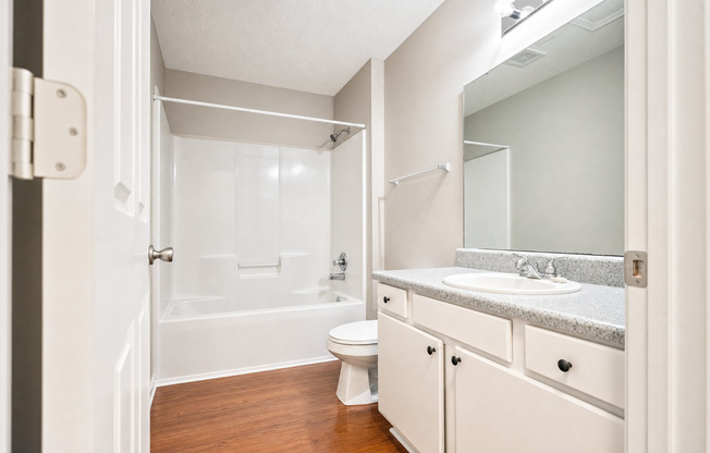 3 beds, 2 baths, 1,151 sqft, $1,095, Unit 208