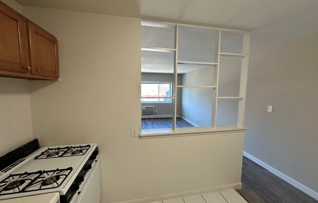 1 bed, 1 bath, $1,195, Unit 305
