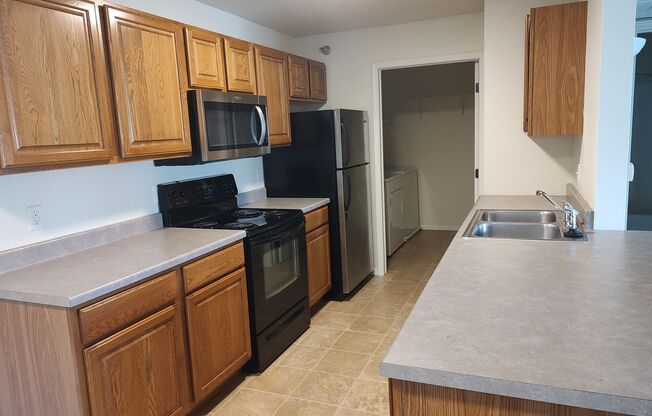 2 beds, 2 baths, $1,325, Unit B-202