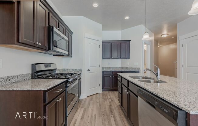 1 bed, 1 bath, 450 sqft, $595