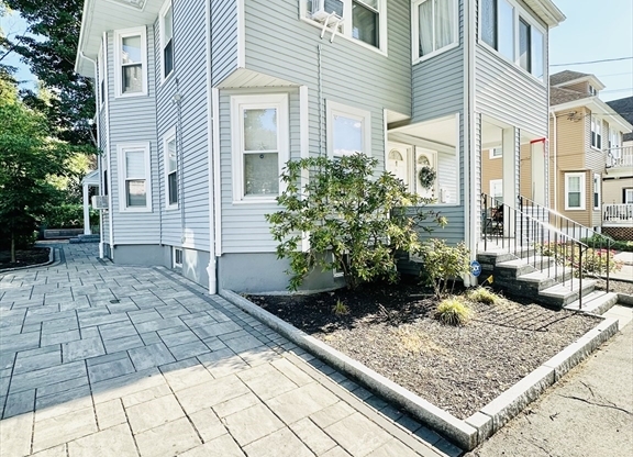 112 SYCAMORE ST