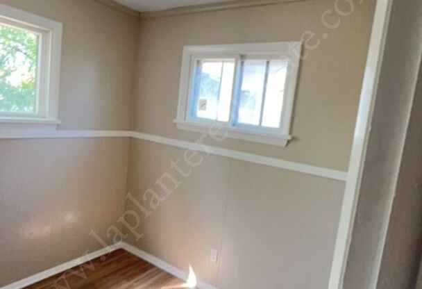 3 beds, 1 bath, $1,300