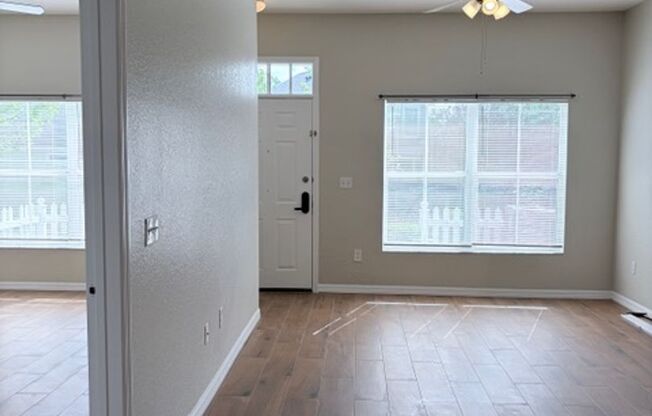 3 bed 2 bath Townhome in Resort Style Community Near The Loop