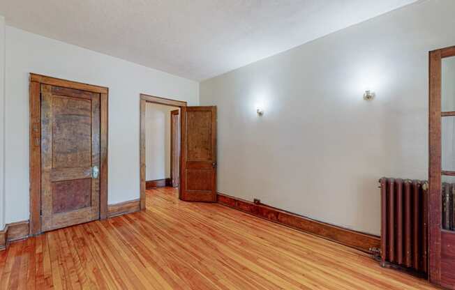 Sibley_3br_bedroom with access to porch