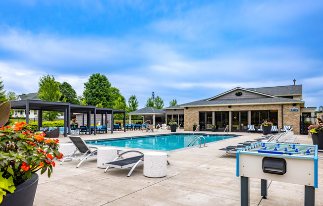 Pool and hot tub at Quarry Apartments and Townhomes in DeWitt Michigan