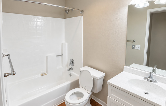 2 beds, 2 baths, $2,100, Unit 23