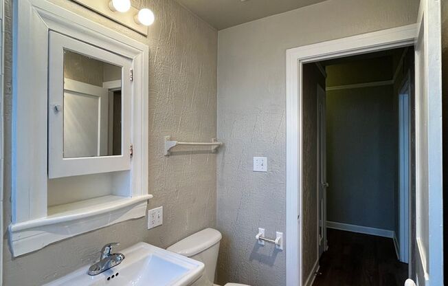 2 beds, 1 bath, $1,645, Unit 001