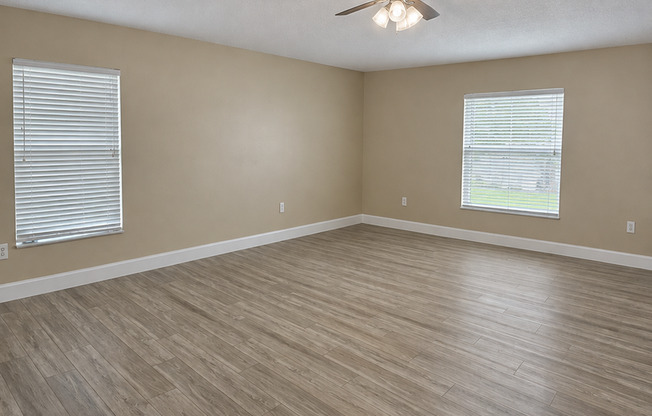 4 beds, 3.5 baths, $2,800