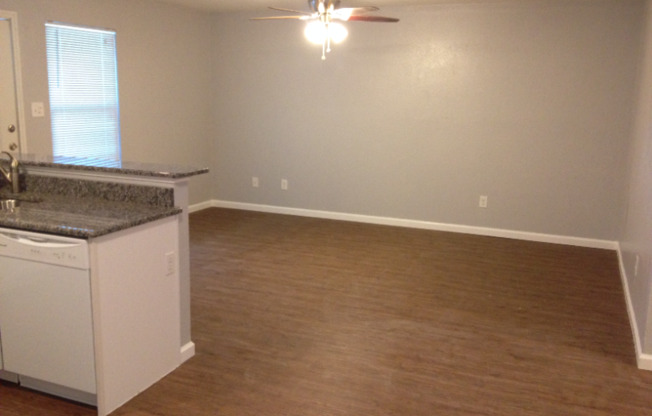 4904 MERRITT CIR