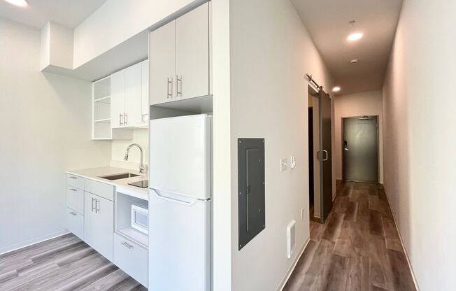 1 bed, 1 bath, 440 sqft, $1,327, Unit 223