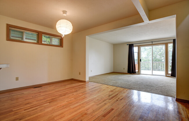 Lovely upper 2 floors of Large home in Phinney Ridge