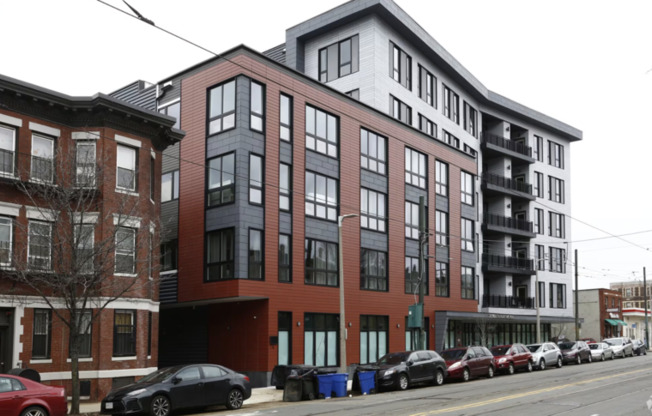 35 S HUNTINGTON AVE