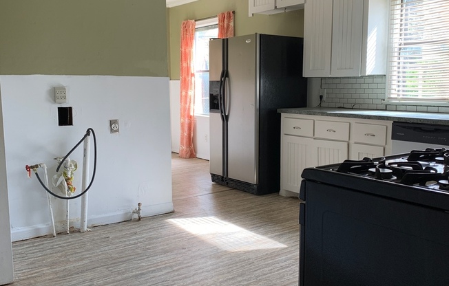 2 beds, 1 bath, $1,000