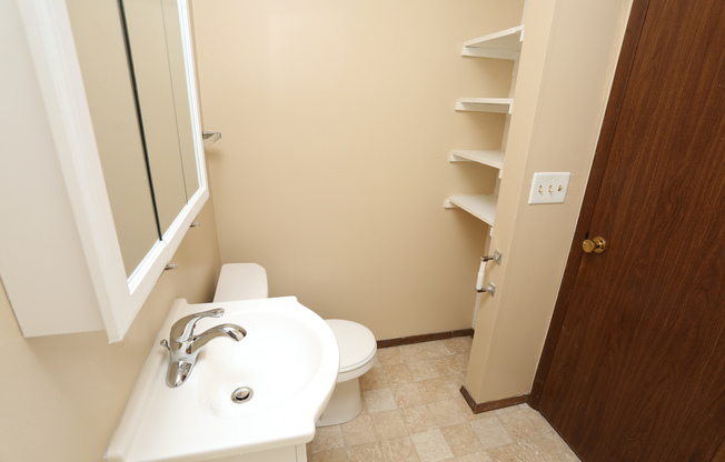 1 bed, 1 bath, 550 sqft, $610, Unit 1022