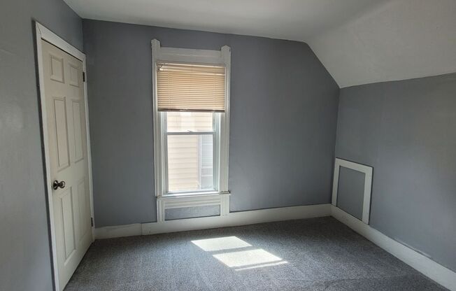 2 beds, 1 bath, $850