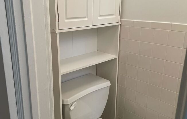 Studio, 1 bath, 294 sqft, $1,225, Unit New King Edward  1A4