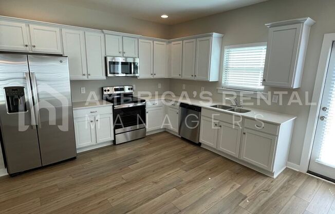 3 beds, 2 baths, $1,595