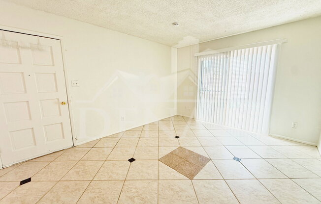 2 beds, 1 bath, 792 sqft, $1,095