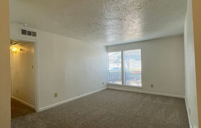 2 beds, 2 baths, 902 sqft, $1,099, Unit 125