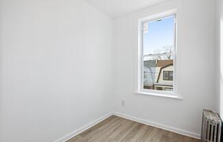 3 beds, 1 bath, $3,000, Unit 2