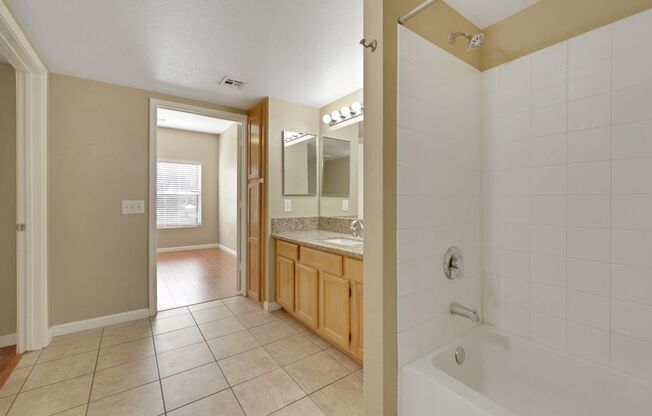 1 bed, 1 bath, $1,225, Unit # 1018