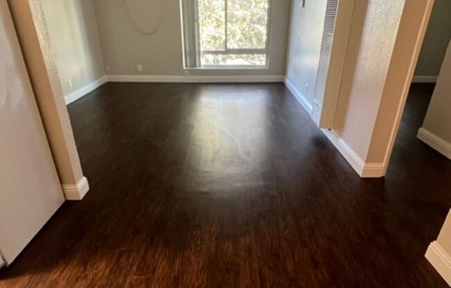 2 beds, 1 bath, 824 sqft, $1,625, Unit 42